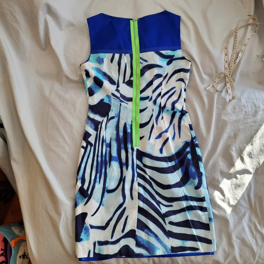 T Tahari Blue White Zebra Print Lined Sleeveless Dress Neon Zipper - Picture 7 of 7